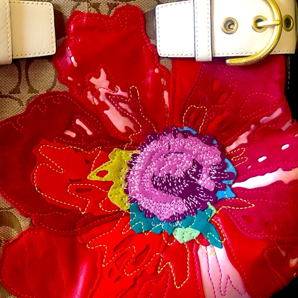 Coach Purse: Poppy. Discontinued & Pristine. Hospital bills = parting for cheap. - Picture 3 of 5